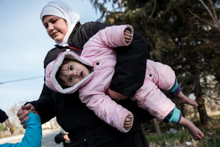 Gerginlik tırmanıyor: Yunanistan’dan sığınmacılara gaz bombasıyla müdahale