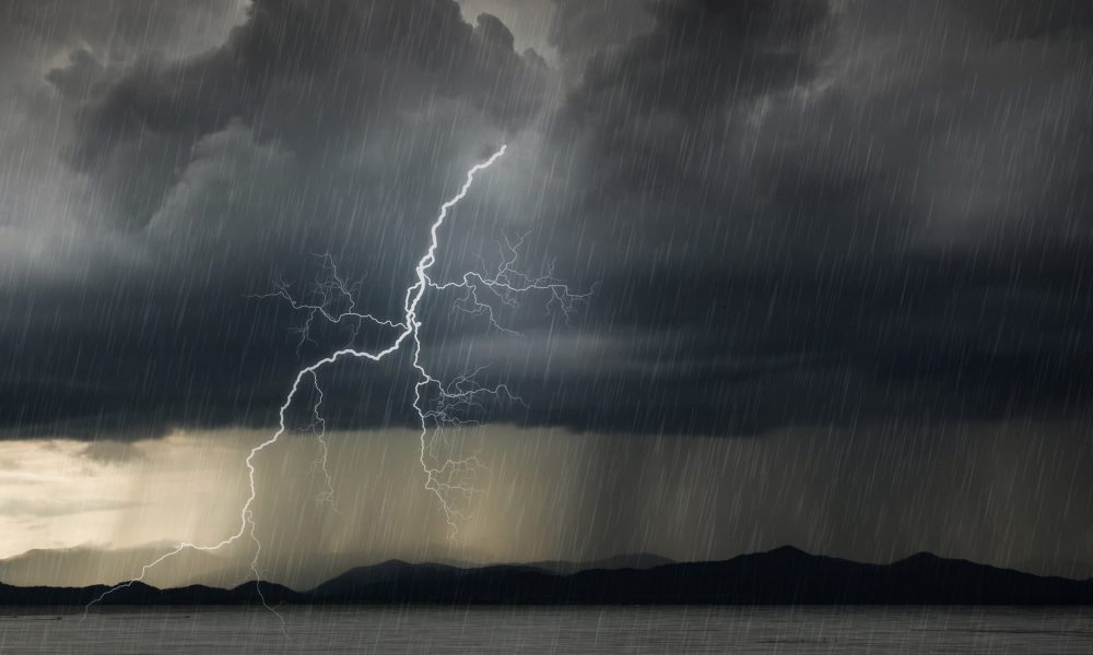 İBB'den sağanak yağış uyarısı: Bu gece yarısından sonra dikkat!