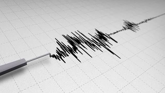 Ege'de gece yarısı art arda deprem