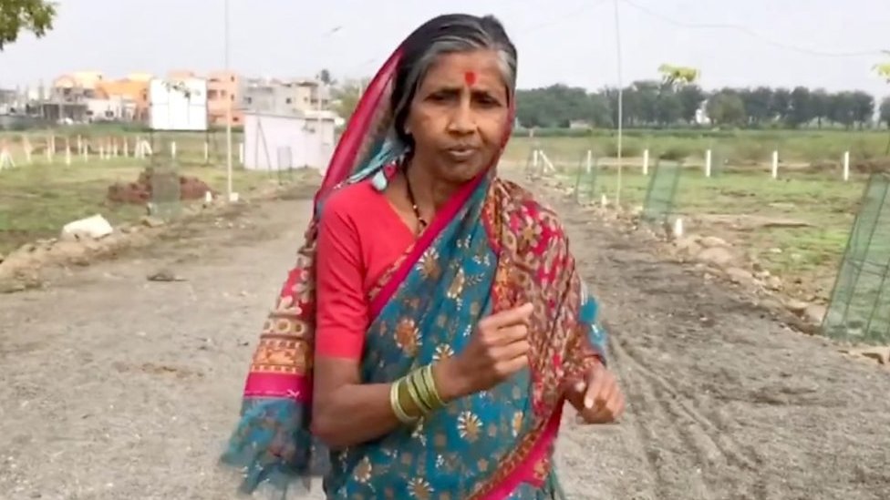 Hintli kadın, kocasının MR parası için 66 yaşında koşu yarışına katılıp birinci oldu