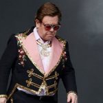 Zatürre teşhisi konulan Elton John, 'Şarkı söyleyemiyorum' diyerek ağladı ve konserini yarıda kesti 9 elton john-zature