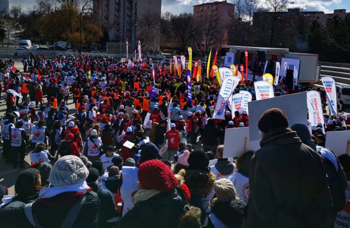 Sağlık çalışanları kaybettikleri hakları için Ankara’da buluştu