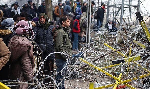 Bakan Soylu: "Türkiye’den ayrılan göçmen sayısı 100 bini geçti"