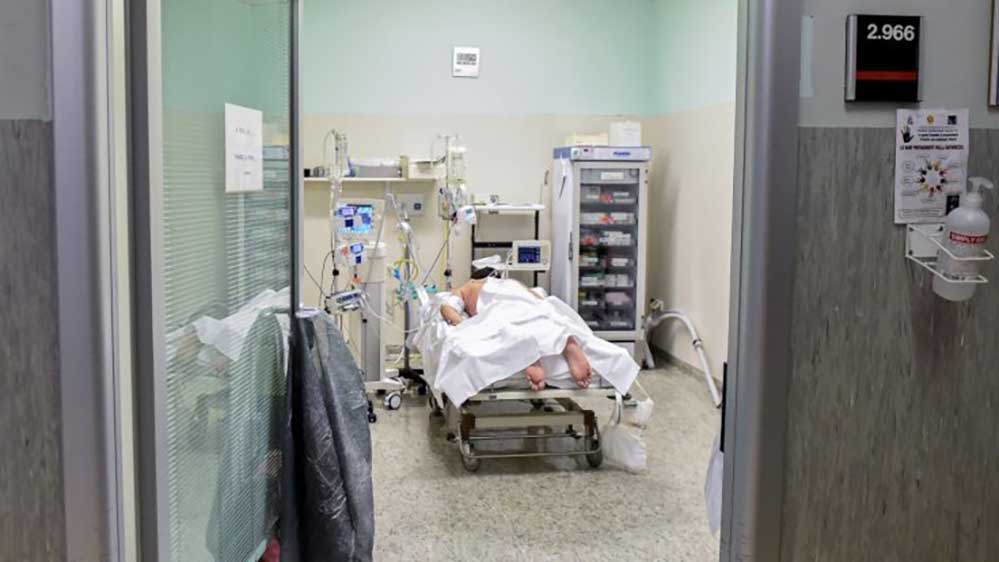 İtalyan doktor yaşadıklarını anlattı: Hastalar yapayalnız ölüyor