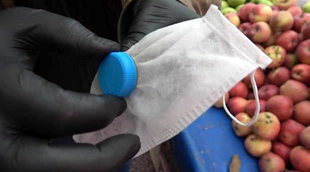 Sigara tiryakisi pazarcıdan koronavirüs maskesine şaşırtan çözüm