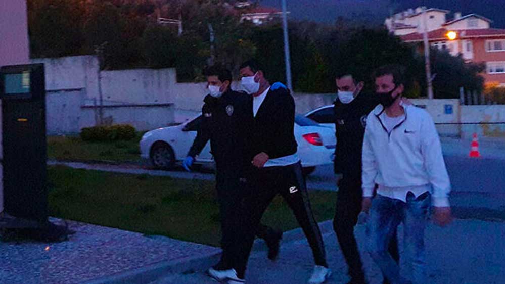 'Fakirler-koronadan-ölsün'-diye-bağırıp-denize-giren-4-kişi-gözaltına-alındı