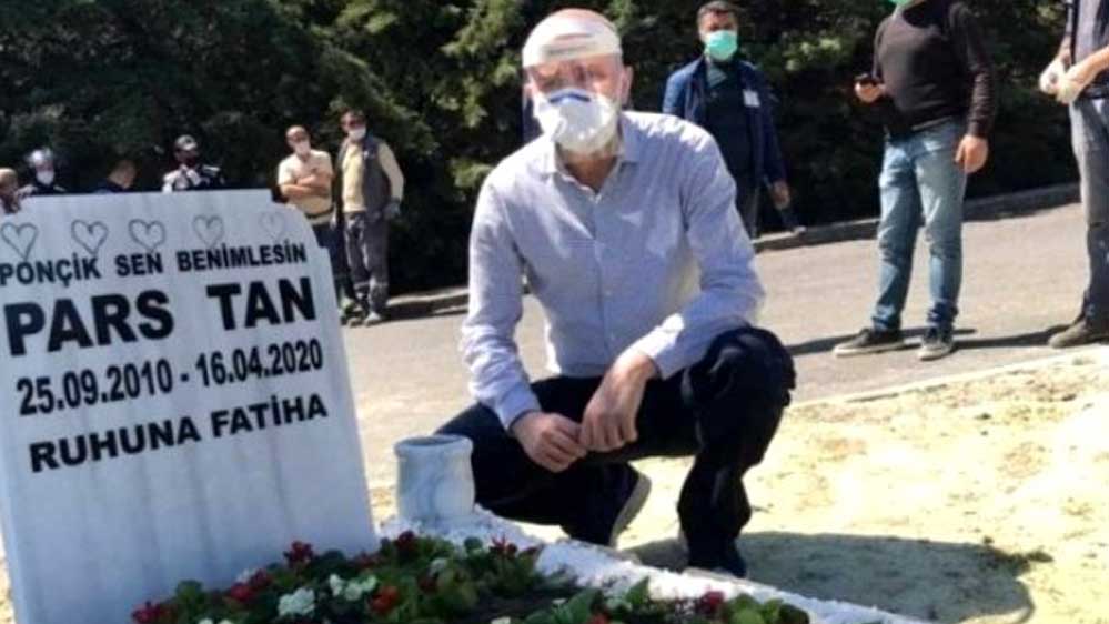 Ebru Şallı'nın oğlunun mezar taşına yazdırdığı not görenleri duygulandırdı