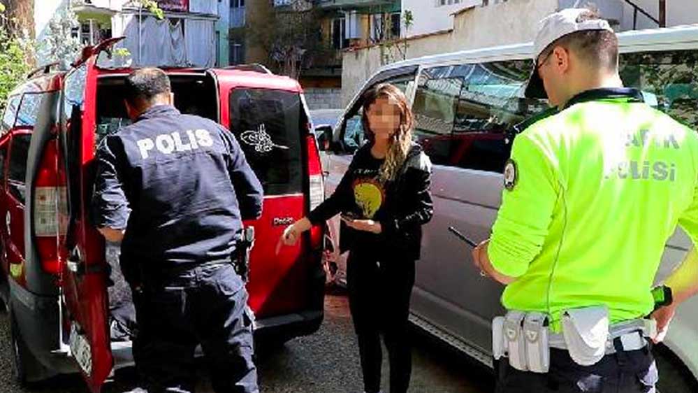 polisis-gorunce-esini-bırakıp-kactı