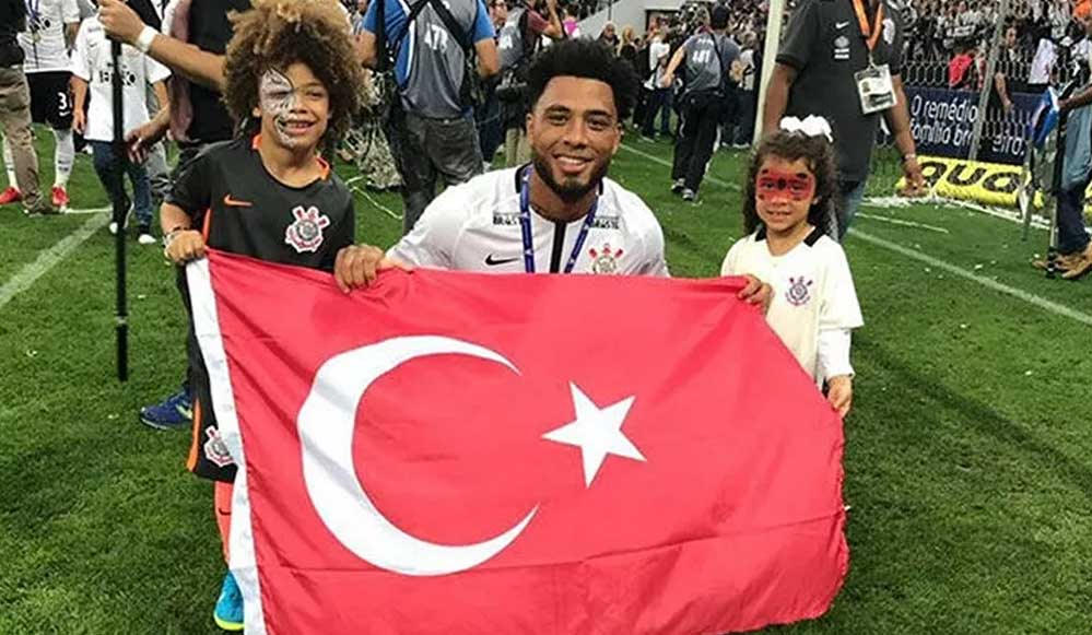 Colin-Kazım-başına-gelen-ırkçı-olayı-anlattı--Türkiye-ile-EURO-2008'e-katıldıktan-sonra-İngiltere'de-yere-yatırıldım