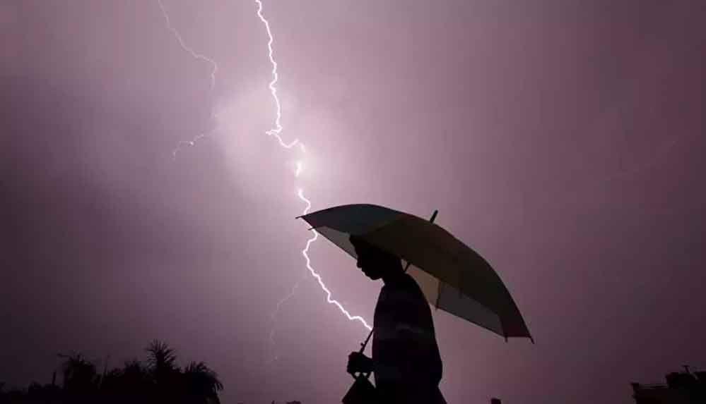 Hindistan’da-yıldırım-isabet-eden-116-kişi-öldü