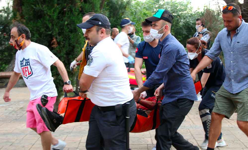 Maçka-Parkı'nda-dehşet-saçtı!-Doktorun-boğazını-kesti