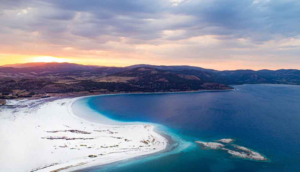 Salda-Gölü'nün-suyunun-içilebilir-kalitede-olduğu-açıklandı