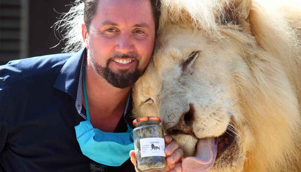 Almanya'da-bir-sirk-pandemi-sırasında-aslan-ve-kaplan-dışkılarını-kavanozlayıp-satıyor