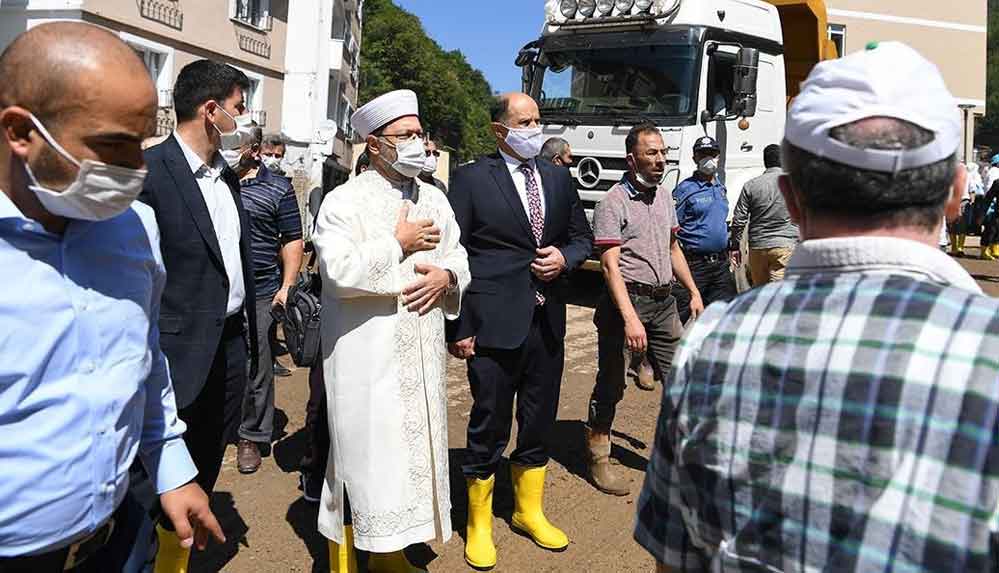 Diyanet-İşleri-Başkanı-Erbaş--'İsyan-etmeyeceğiz,-Allah'tan-gelene-boynumuz-kıldan-ince-diyeceğiz'