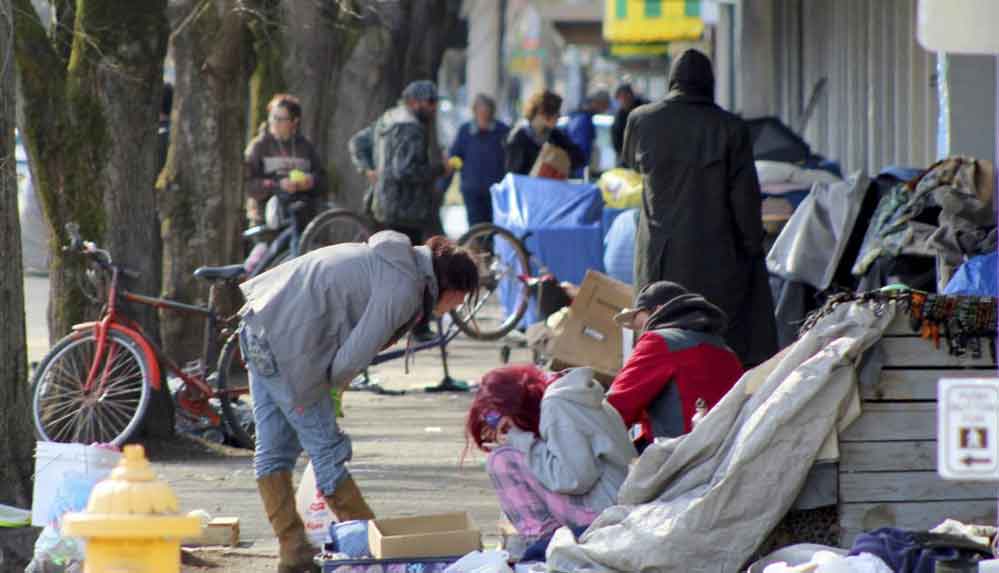Kanada'da-evsizlerin-sayısı-arttı,-ülkede-Koronavirüs-kaynaklı-can-kaybı-9-bini-geçti