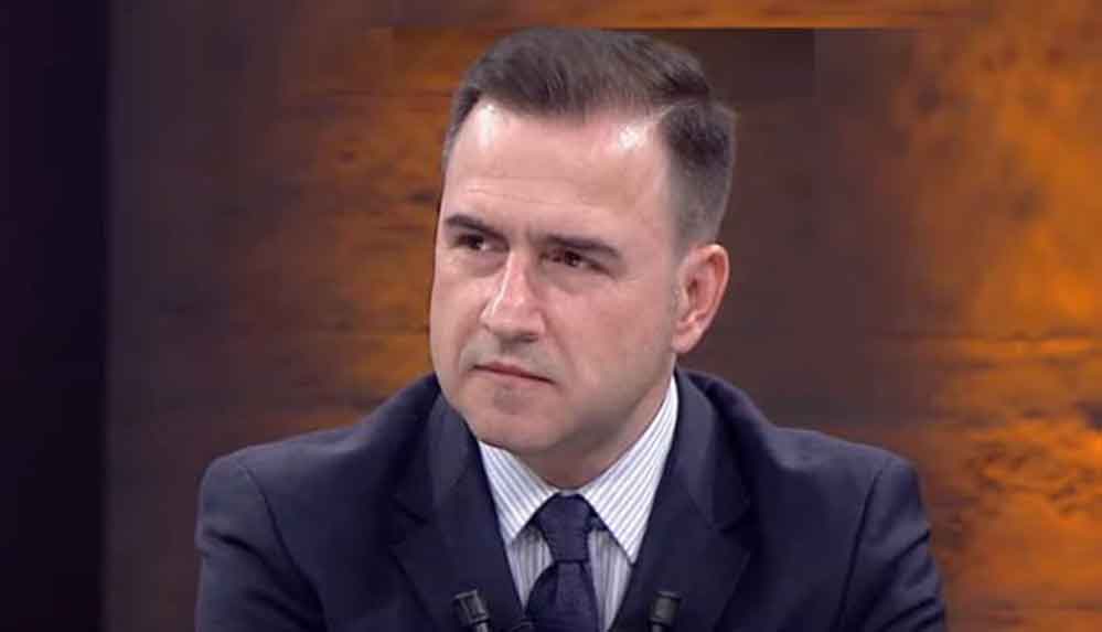 FOX TV'nin yeni ana haber sunucusu canlı yayında veda etti