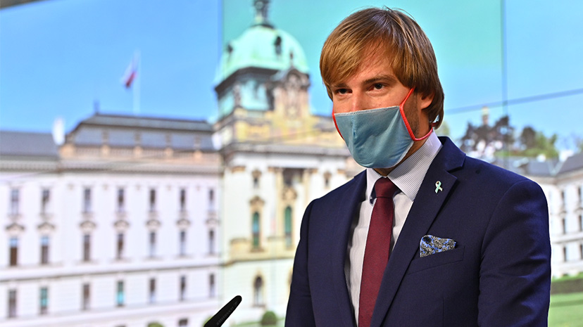 Çek Cumhuriyeti'nde önlemleri başbakana kabul ettiremeyen sağlık bakanı istifa etti