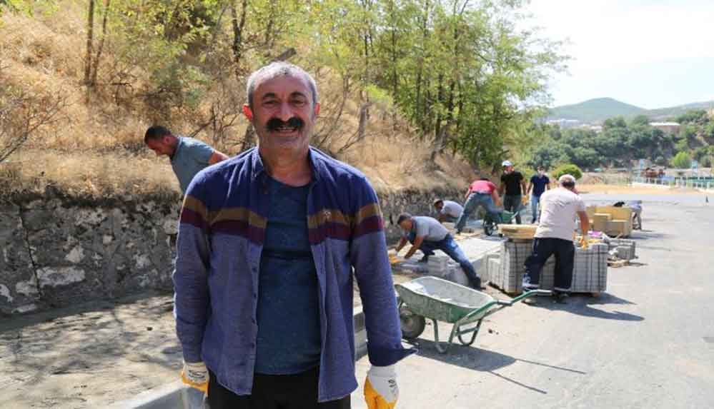 Belediye-çağrı-yaptı,-100-gönüllü-taş-döşedi