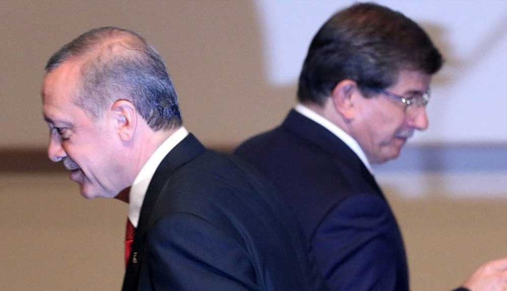 Davutoğlu: “Eski̇ bir arkadaş olarak Erdoğan'ın haline üzülüyorum”