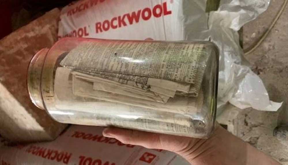 Restorasyon-sırasında-zaman-kapsülü-bulundu