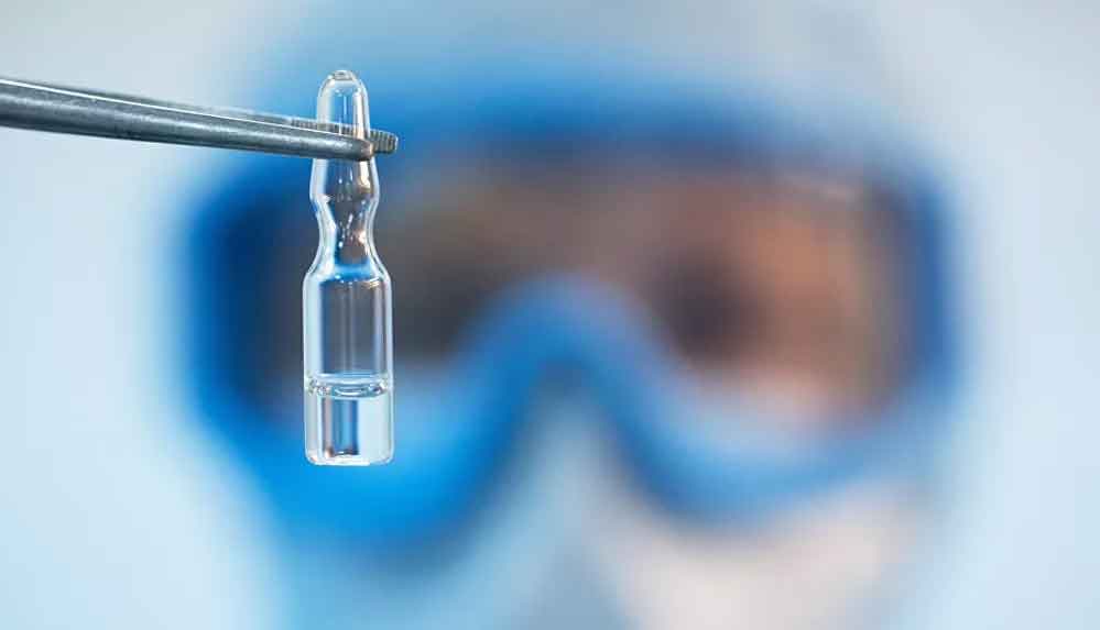 Rus uzman, hangi hastalıkları taşıyanların Kovid-19 aşısı yaptıramayacağını açıkladı