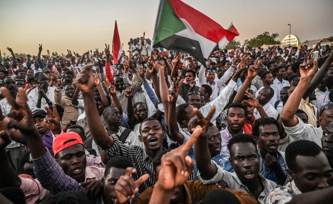 Sudan'da şeriatın sonu: 30 yıllık İslami yönetim sona erdi