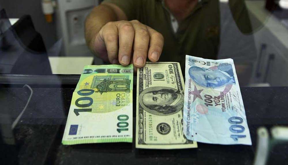 Bloomberg: Türk Lirası'nın tarihi kaybı yalnızca Türkiye'yi değil Türkiye'ye borç veren Avrupalı bankaları da ilgilendiriyor