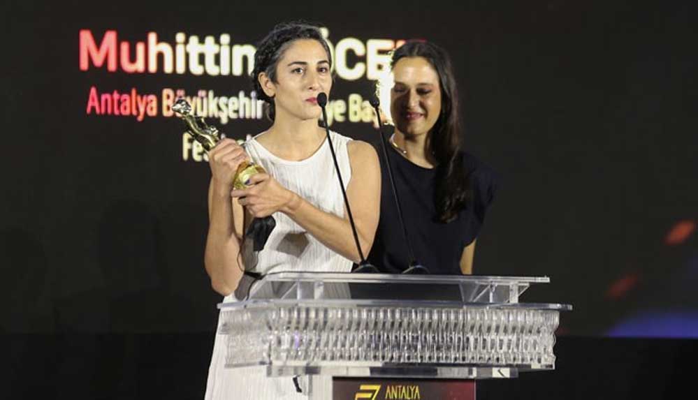 Altın-Portakal’da-En-İyi-Film-ödülünü-‘Hayaletler’-kazandı-1