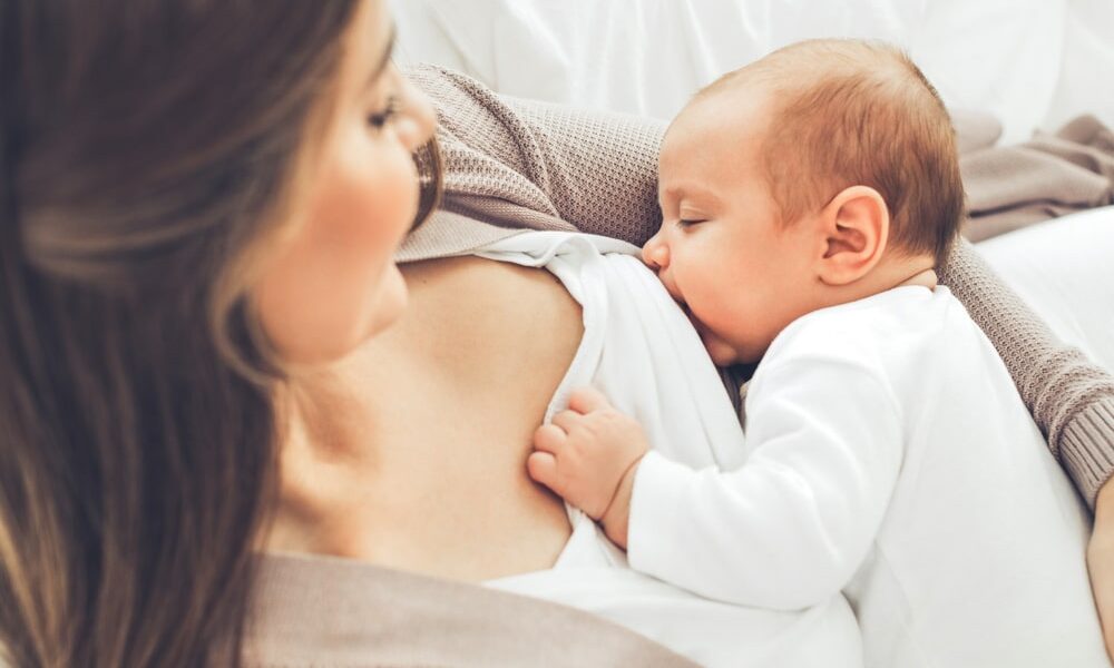 Anne sütü ,bebekleri Kovid-19'a karşı da koruyor 4 Anne sütünü artıran 7 temel alışkanlık