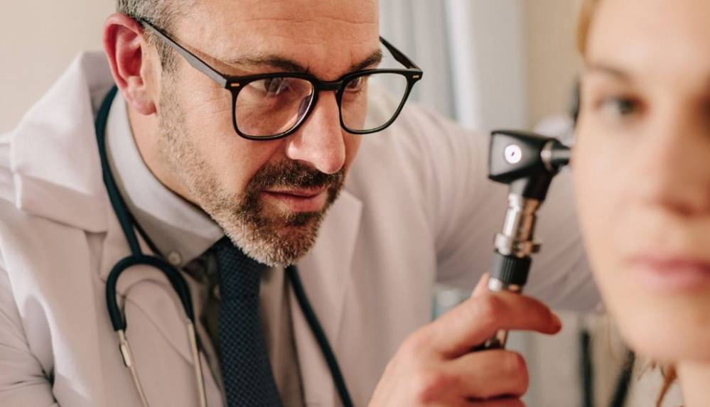 Corona-virusunun-bir-tahribati-daha-ortaya-cikti-Kalici-isitme-kaybina-sebep-olabilir