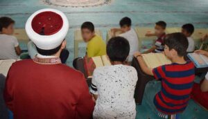 KKTC, ‘laiklik’ ilkesine aykırı olduğu gerekçesiyle Kuran kurslarını kapatıyor