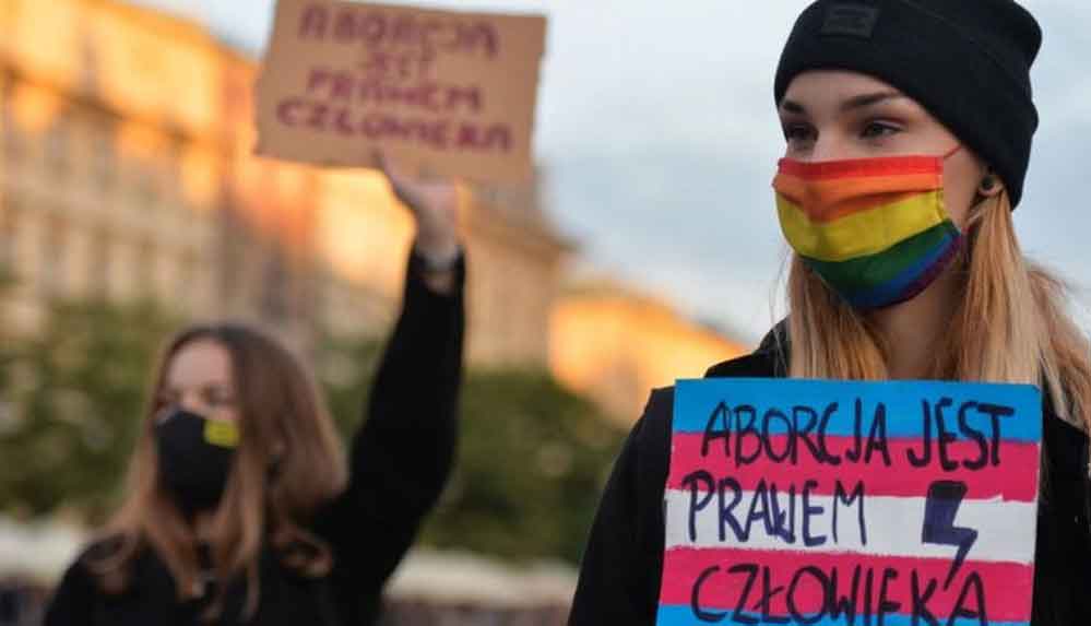 Polonya'da kürtaj yasası daha da katılaştı: Kusurlu fetüsü aldırmak yasaklandı