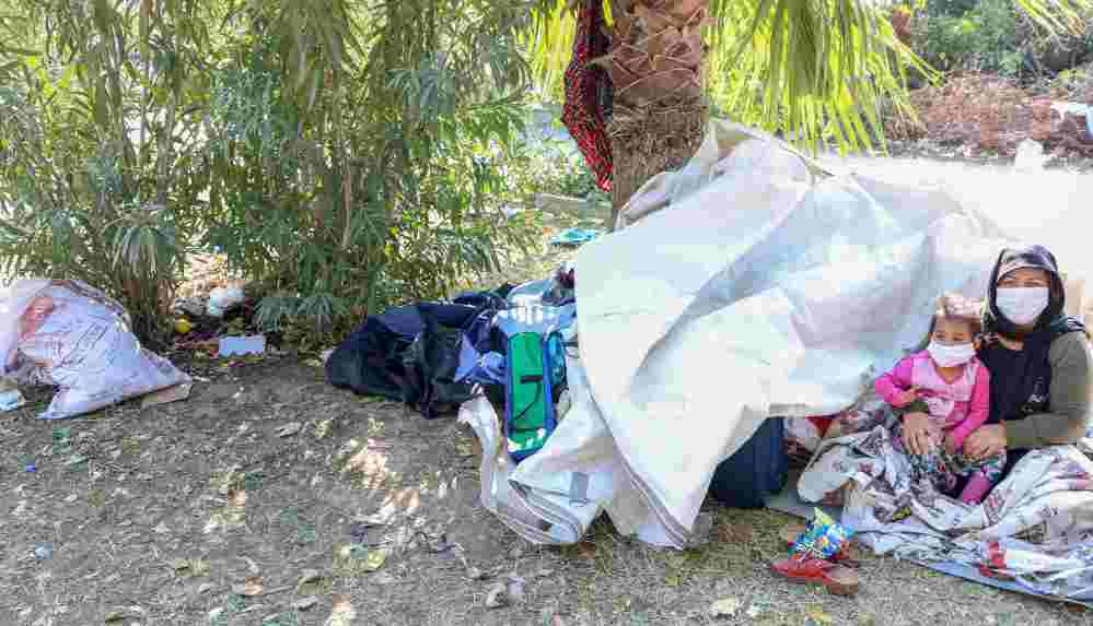 11 kişilik aile, işveren tarafından paraları ödenmeyince sokakta kaldı