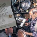 AKP-Gençlik-Kolları-esnafın-derdine-derman-oldu!-'Siftah-parası'-olarak-1-TL-dağıttılar