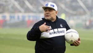 Beyin-damarlarında-zedelenme-oluşan-Diego-Maradona-acil-olarak-ameliyat-olacak