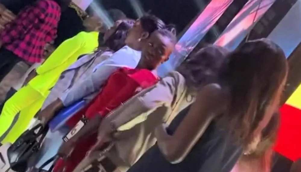 Esenyurt'ta korsan güzellik yarışması_ Miss Uganda