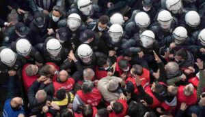 Gebze'den Ankara'ya yürümek isteyen 109 metal işçisi serbest bırakıldı