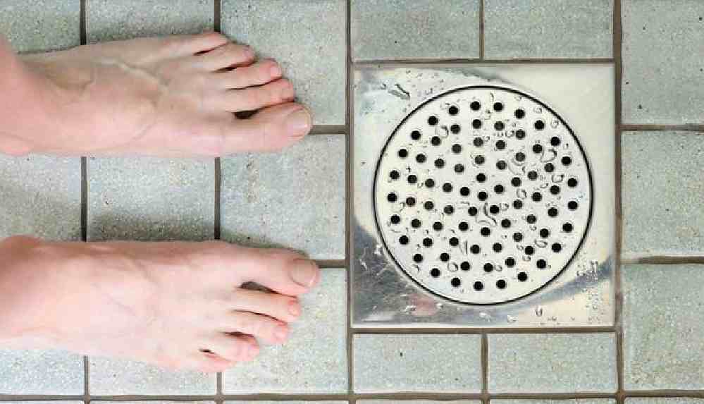 Hamile olduğunu anlamayan kadın banyoda tek başına doğum yaptı