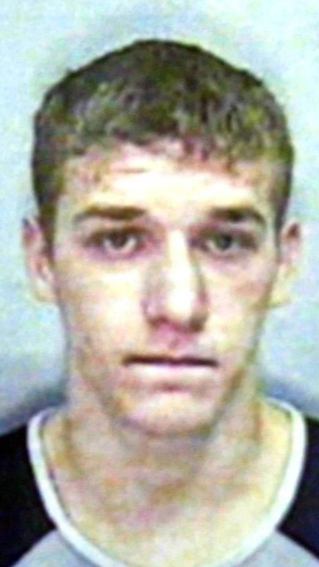 İngiltere’de inanılmaz olay! Evladının katiliyle cezaevinde cinsel ilişkiye girdi 3 İngiltere’de inanılmaz olay! Evladının katiliyle cezaevinde cinsel ilişkiye girdi