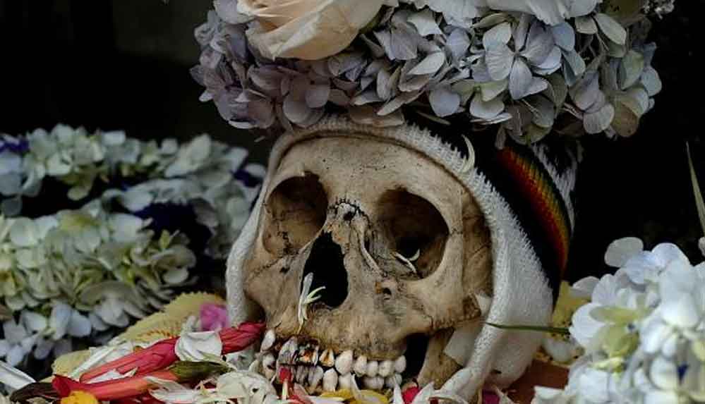 Kafatası Günü ilginç görüntülere sahne oldu