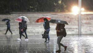 Meteoroloji'den İstanbul için şiddetli yağış ve rüzgar uyarısı