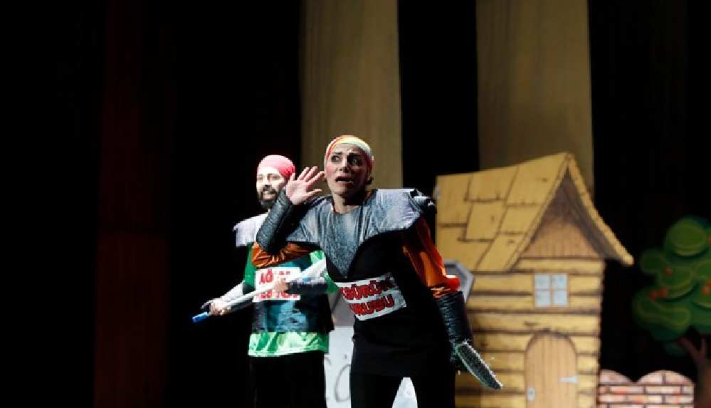 Pandemiyi öğretmek amaçlı 'Ah Şu Mikroplar' tiyatro oyunu çocuklarla buluştu