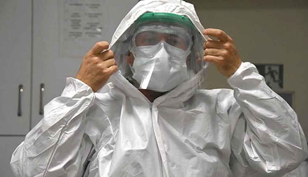 Sağlık-çalışanı--Yoğun-bakımdakileri-görseler,-bir-değil-10-maskeyle-gezerler