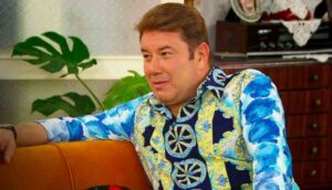 Seksenler'in Ahmet'i Şoray Uzun_ _ Utanmadan hak edilmemiş bir ödülü aldım