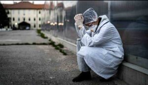 TTB: Sağlık çalışanları hasta iken çalışmaya zorlanılıyor