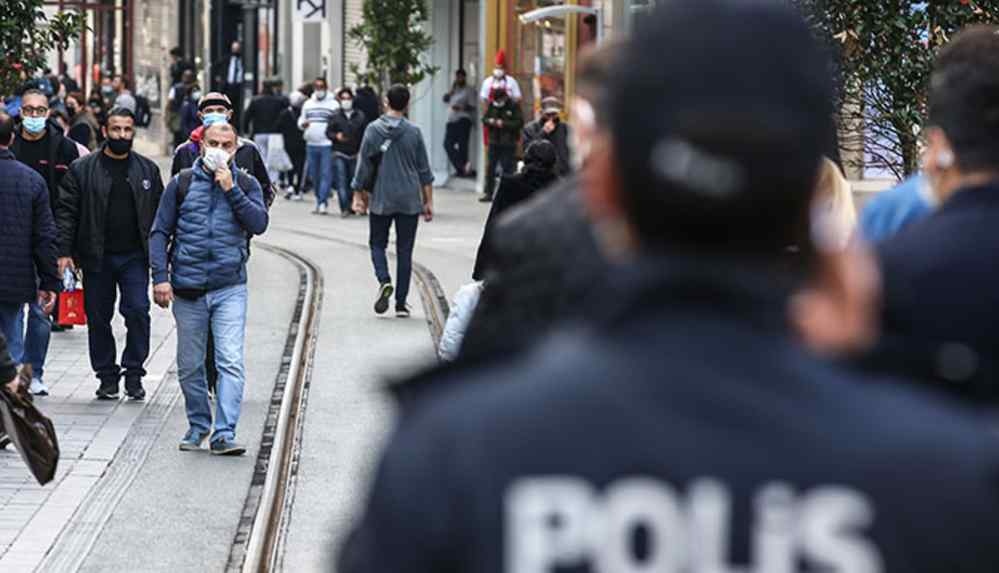 Taksim’de “sigara yasağı” denetimde ilginç anlar: İçmiyordum kokusunu alıyordum