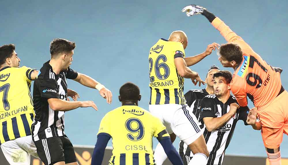 7 gol, 1 Kırmızı kartın çıktığı müthiş derbide Beşiktaş, Fenerbahçe'yi evinde yendi