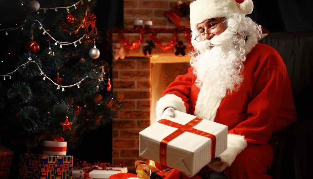 ‘Noel Baba’ bakımevini ziyaret etti_ 118 kişiye virüs bulaştırdı