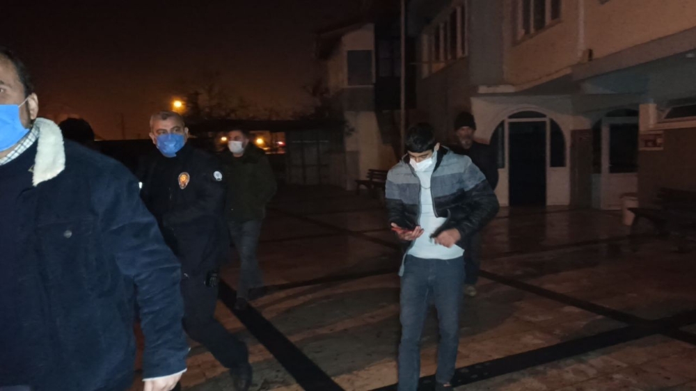 Covid-19 testinin pozitif çıktığını öğrenen genç cinnet getirdi