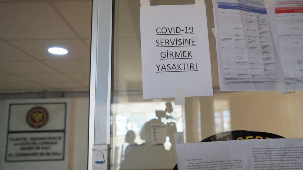 Covid-19 hastası yakınları için yoğun bakım yatağı bulamayanlar anlatıyor: 'İnsanlar göz göre göre ölüyor'